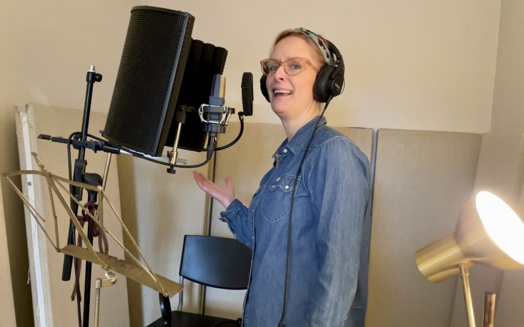 Gudrun tjener penger på stemmen sin